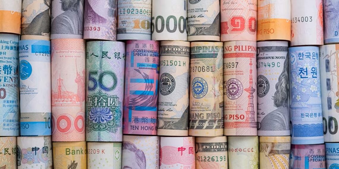 Деньги. Фото: schwab.com