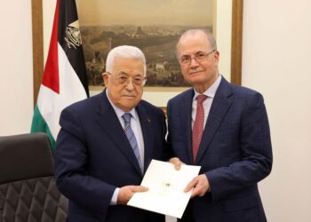 Махмуд Аббас и Мохаммад Мустафа. Фото: Palestinian President Office / Handout via Xinhua