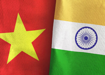 Флаги Индии и Вьетнама