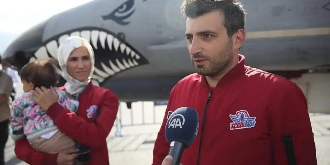 Сельчук Байрактар с супругой. Фото: politikyol.com