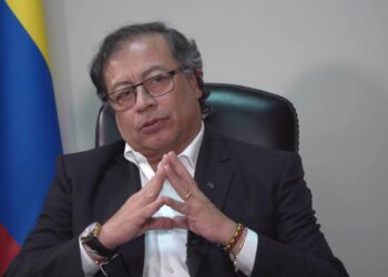 Густаво Петро