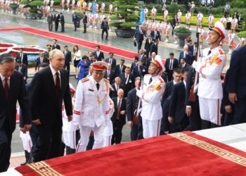 Церемония официальной встречи Владимира Путина Президентом Вьетнама То Ламом. Фото: kremlin.ru