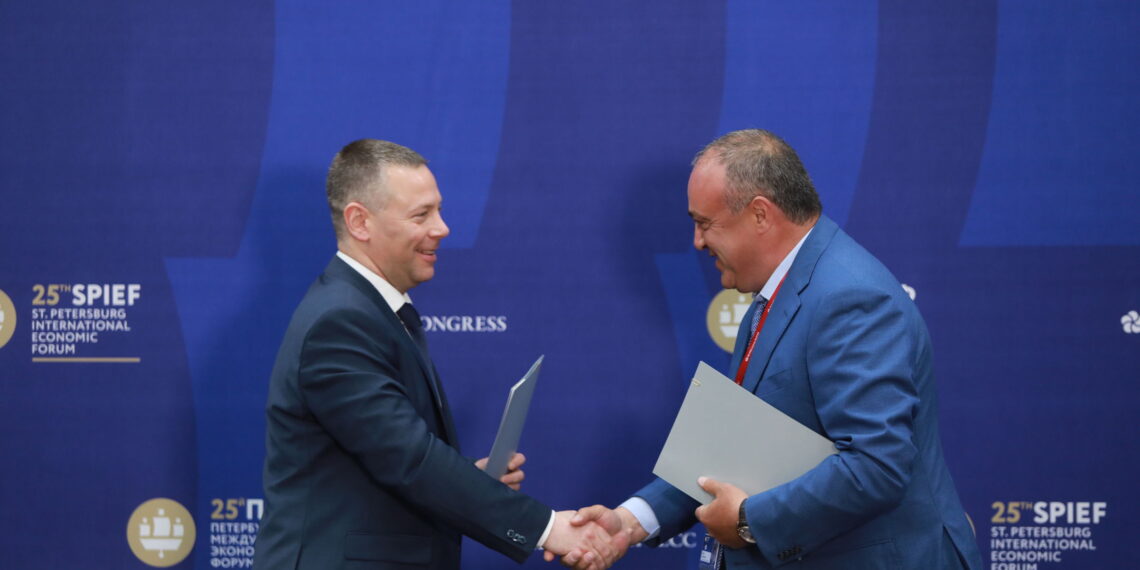 Михаил Евраев и Тигран Казарян. Фото: yarreg.ru