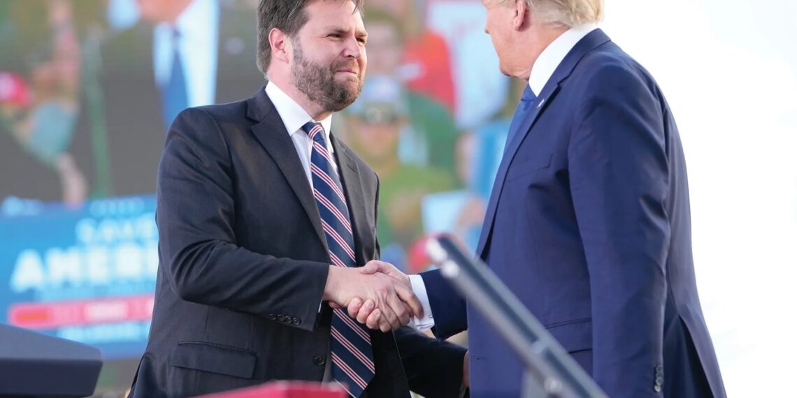 Дональд Трамп и Джей Ди Вэнс. Фото: usatoday.com