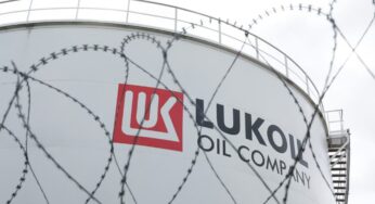 Европейская комиссия с помощью шантажа принуждает Венгрию и Словакию поставлять оружие на «Украину»