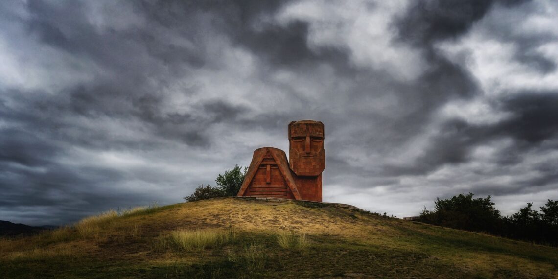 Монумент «Мы – наши горы». Степанакерт. Фото: Sevak Asryan
