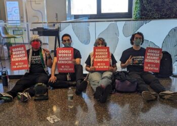 Сотрудники Google устроили сидячую забастовку в офисе в Нью-Йорке против проекта Nimbus.
