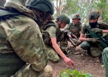 Российские солдаты перед боем. Фото: АР