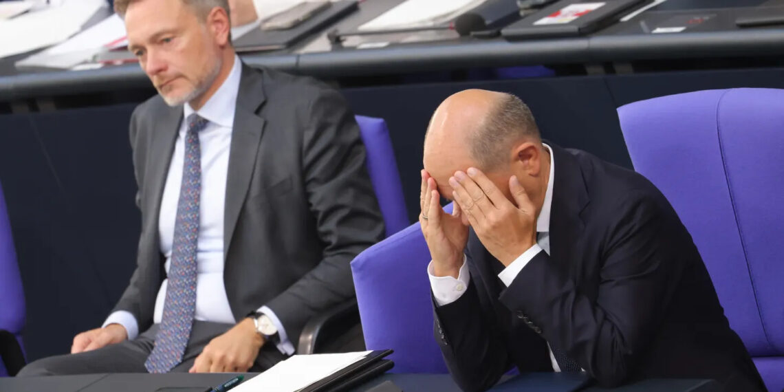 Министр финансов Кристиан Линднер (слева) и Олаф Шольц (справа). Фото: Мишель Тантусси