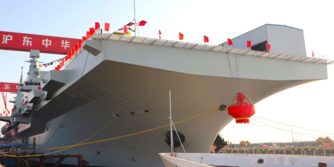 Китайский десантный корабль типа 076 «Сычуань»