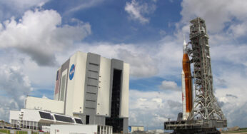 NASA отложила на год пилотируемый полет на луну