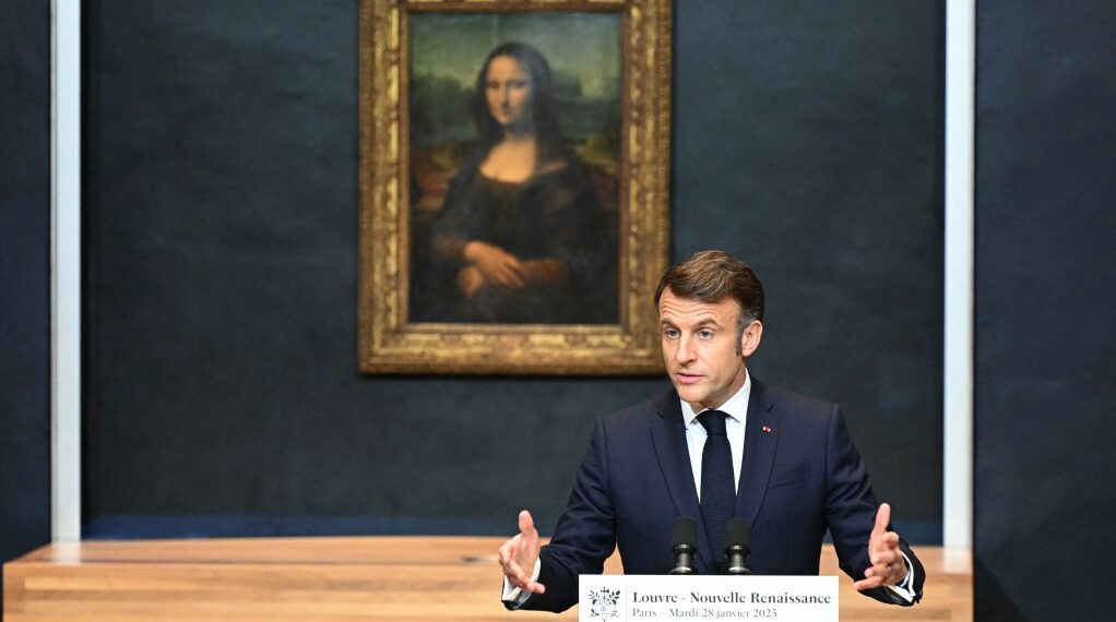 Пиарщики французского президента Эммануэля Макрона утверждают, что «возрождение» Лувра станет еще одним его историческим деянием