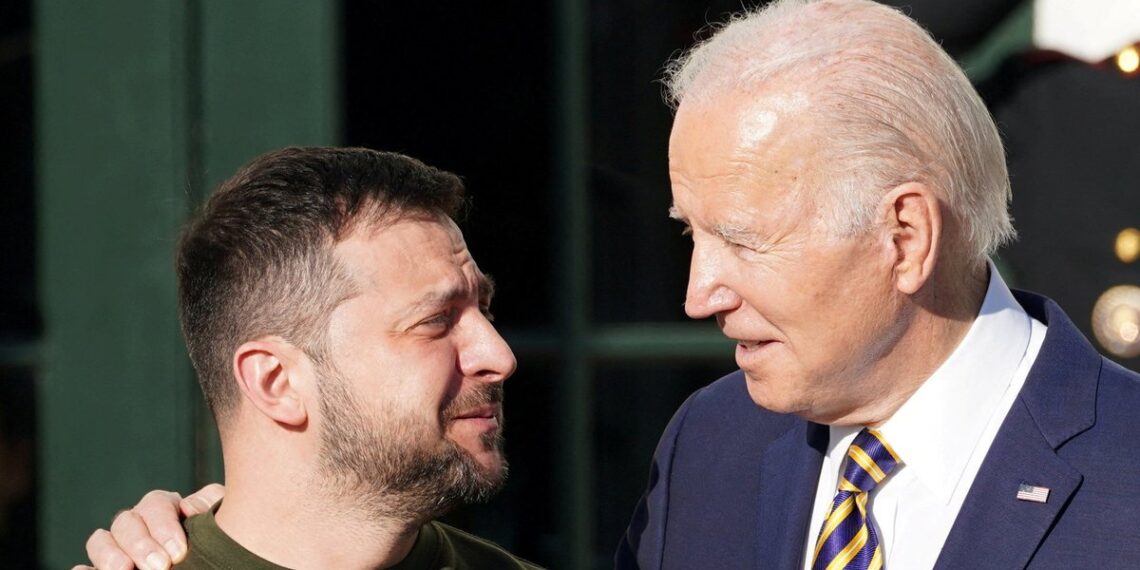 Джо Байден не обещал Владимиру Зеленскому помочь победить Россию. Фото: Reuters