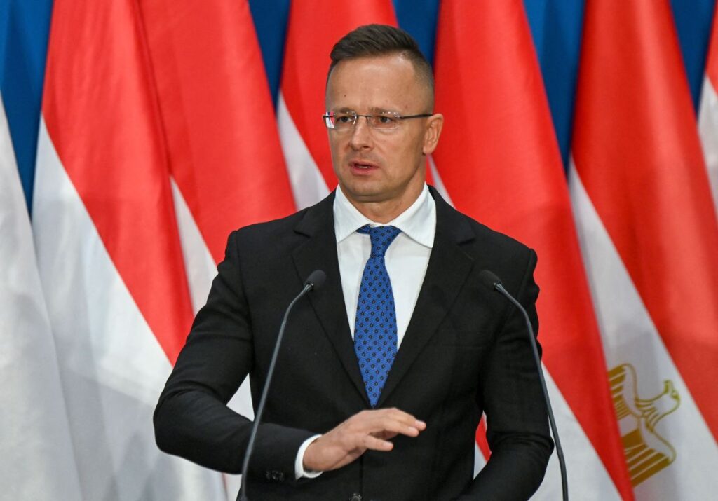 Петер Сийярто