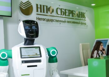 Искусственный интеллект в НПФ Сбербанка: сервисные роботы обслуживают клиентов