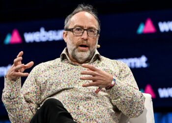 Соучредитель Wikipedia Джимми Уэйлс