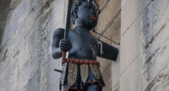 В западной Англии хотят уничтожить «расистские» часы 18 века