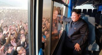 Ким Чен Ын заманивает туристов огурцами