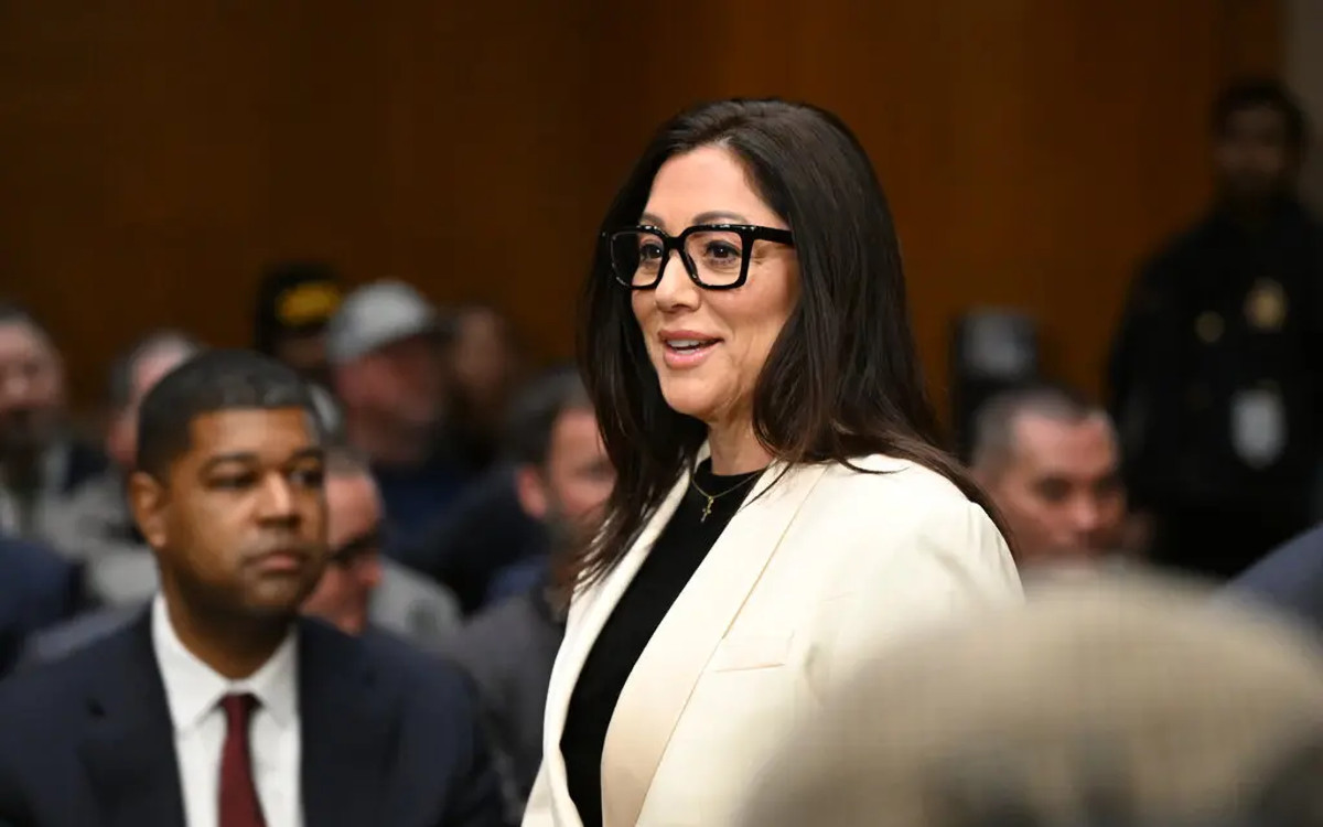 Лори Чавес-Деремер