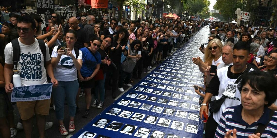Массовая акция в Буэнос-Айресе. Фото: AFP