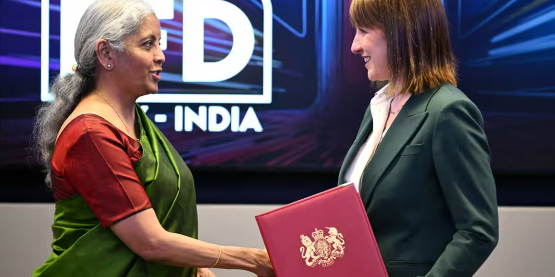 Нирмала Ситхараман и Рэйчел Ривз. Фото: AFP