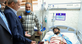 Президент Ирана посетил пострадавших после взрыва в порту Бендер-Аббаса