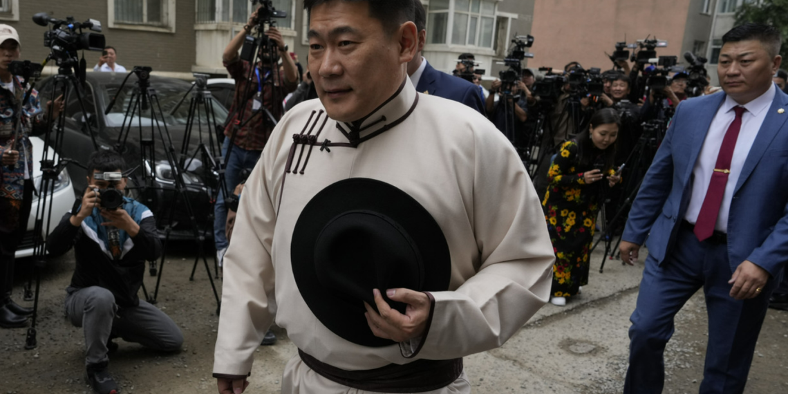 Оюун-Эрдэнэ Лувсаннамсрай