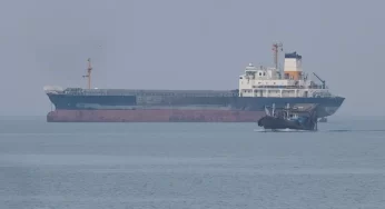 Китай удвоил импорт иранской нефти, обходя санкции США