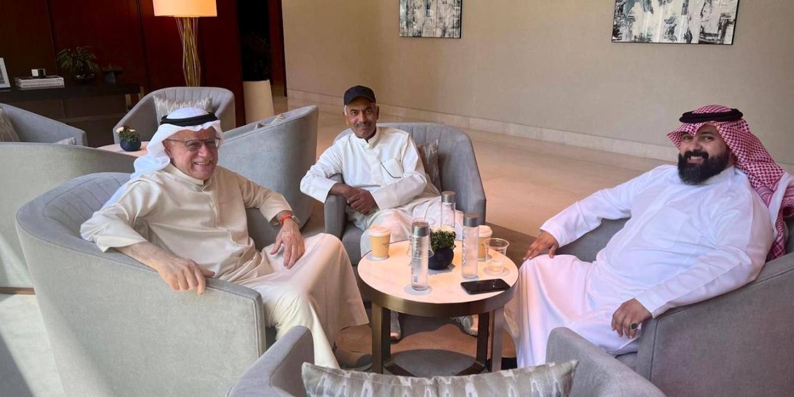 Генеральный директор Petro Oil & Gas Traders доктор Сами Аль-Хелали и его партнеры