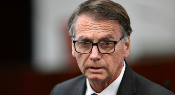 Верховный суд Бразилии поместил Болсонару под домашний арест