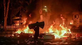 Шесть погибших в Индонезии: протесты против льгот депутатам переросли в насилие