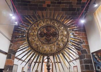 Крест из Музея Первопрестольного Эчмиадзина. Фото: ИА Реалист