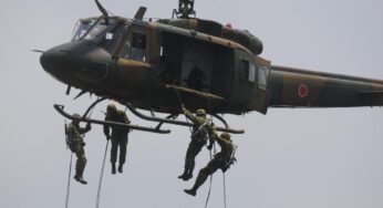 Почти половина японцев выступили против расширения Сил самообороны