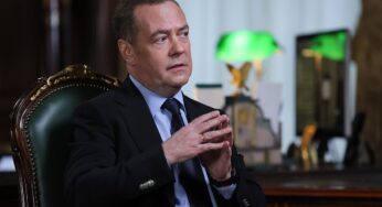 Медведев: переговоры с Ираном были лишь прикрытием для военного удара