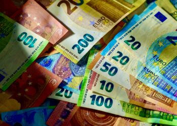 Евро. Фото: halofinancial.com