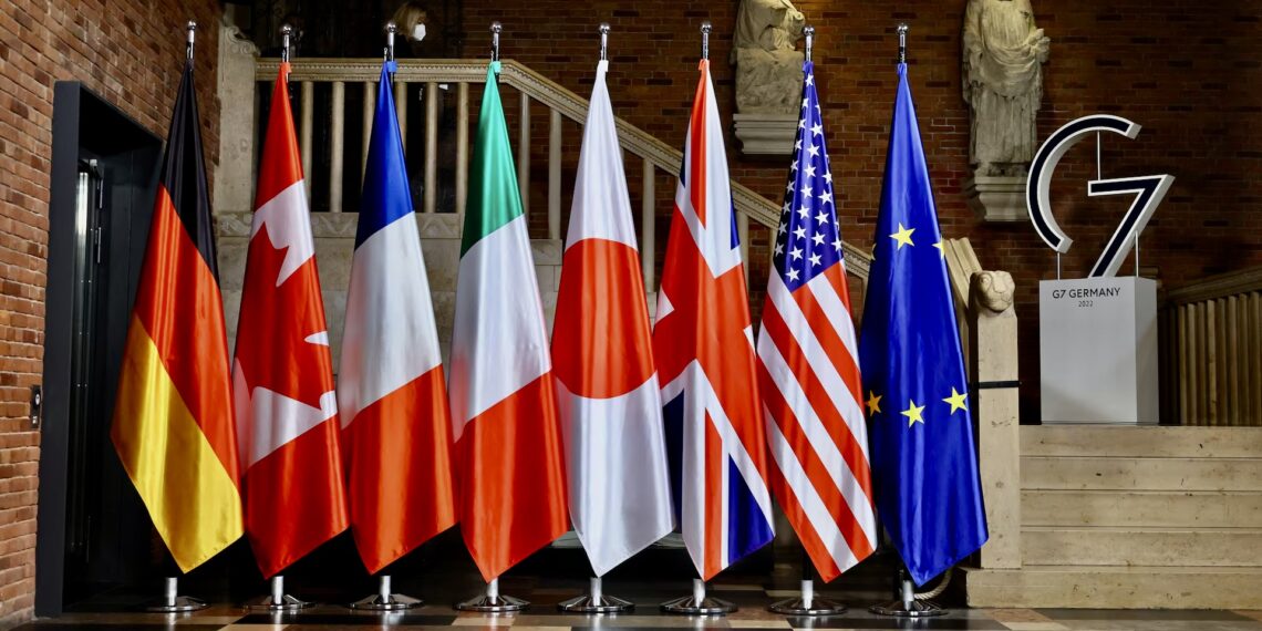 Флаг стран G7. Фото: Reuters