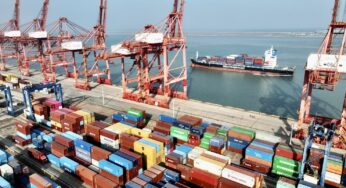 Экспорт Китая подскочил на 22% перед войной в Иране, но теперь Пекин столкнулся с риском глобального шока