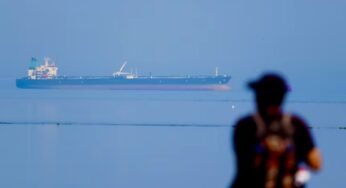 Нефть держится выше $100, несмотря на снятие санкций с российской нефти