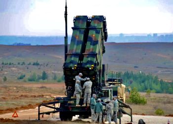 Американские военнослужащие работают на зенитно-ракетном комплексе Patriot на военной базе в Газиантепе. Фото: AFP / Getty