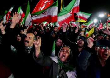 Иранцы на проправительственной демонстрации. Фото: WP