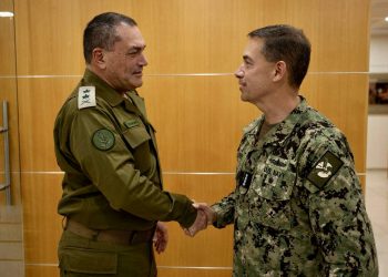 Брэд Купер и Эяль Замир. Фото: пресс-служба ЦАХАЛа