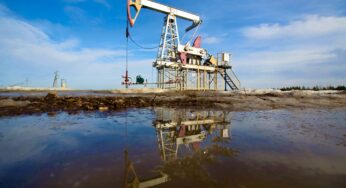 Россия зарабатывает $150 млн в день на нефтяном шоке: Financial Times