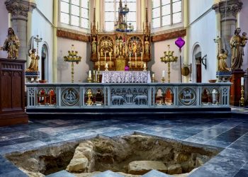 Вид на место раскопок внутри церкви в Маастрихте, Нидерланды. Фото: Reuters