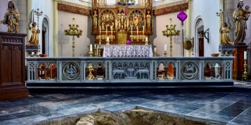 Вид на место раскопок внутри церкви в Маастрихте, Нидерланды. Фото: Reuters