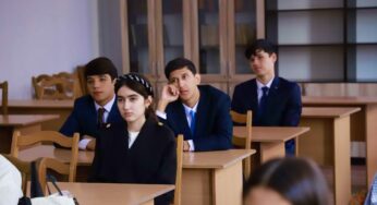 Таджикистану не хватает 180 тысяч школьных мест для перехода на 12-летнее образование