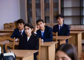 Студенты Российско-Таджикского (Славянского) университета