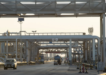 Нефтеперерабатывающий комплекс Абкайк в Саудовской Аравии, 2019 год. Фото: Shutterstock