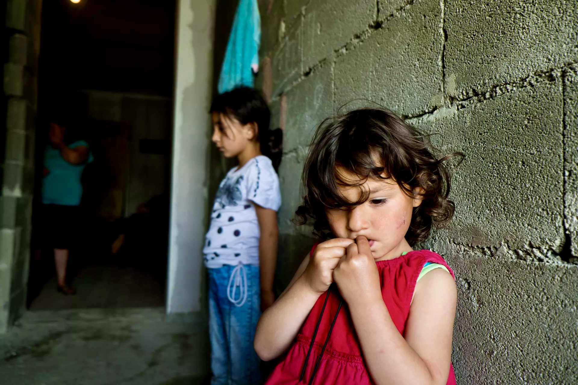 Детская бедность в Грузии: 37,8% детей лишены базовых потребностей, а 45% — школьных принадлежностей