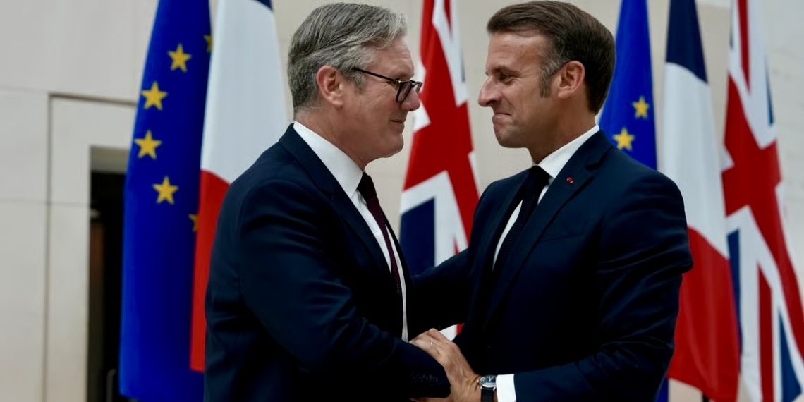 Кир Стармер и Эммануэль Макрон. Фото: EPA