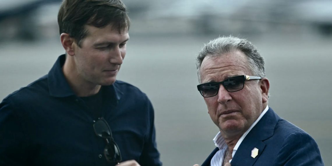 Стив Уиткофф и Джаред Кушнер. Фото: AFP